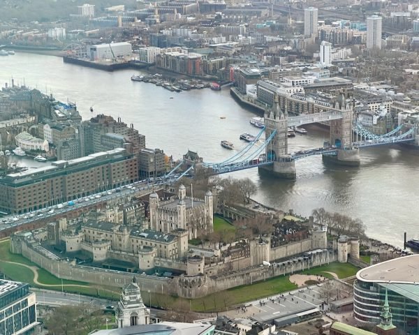 View-of-Tower-of-London-and-Tower-Bridge-from-Horizon-22-1